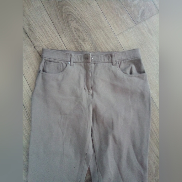 Chico's so slimming size 1 stretch pants - Picture 2 of 4